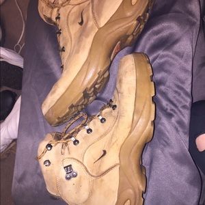NIKE AIR ACG HIKING BOOTS 90’s era